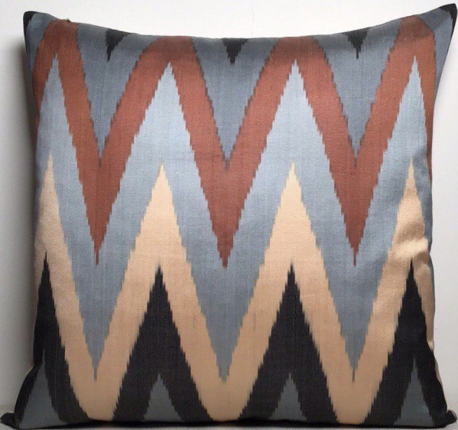 Ikat Pillow ( 50 X 50 Cm )