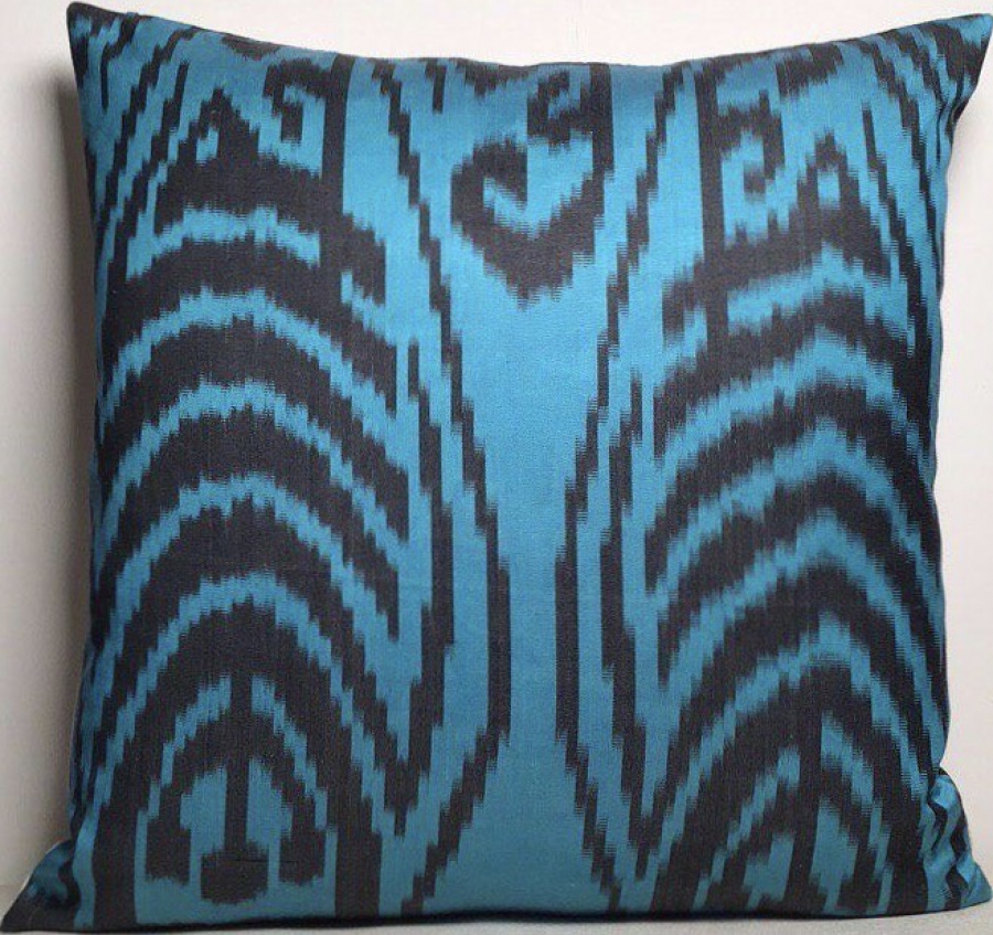 Ikat Pillow ( 50 X 50 Cm )