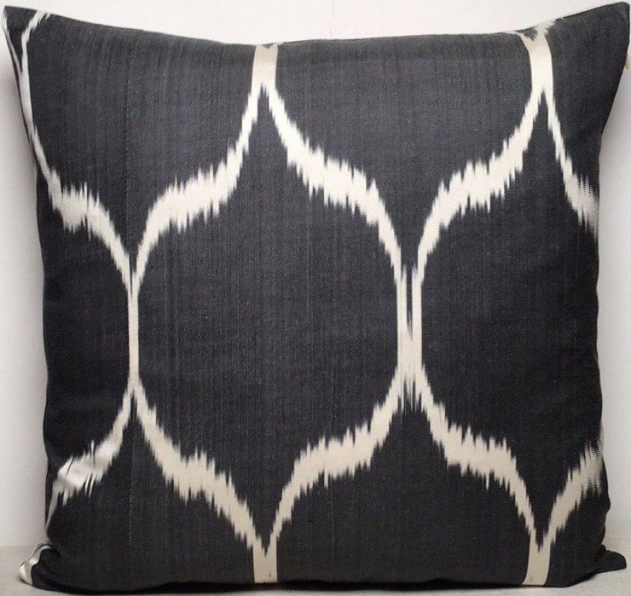 Ikat Pillow ( 50 X 50 Cm )