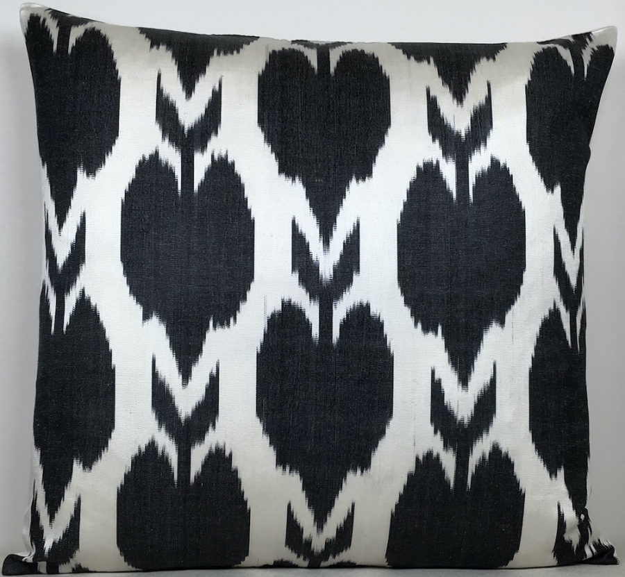 Ikat Pillow ( 50 X 50 Cm )