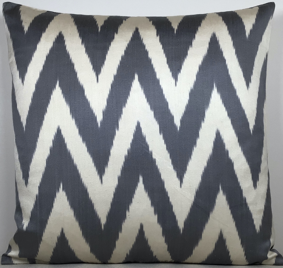 Ikat Pillow ( 50 X 50 Cm )