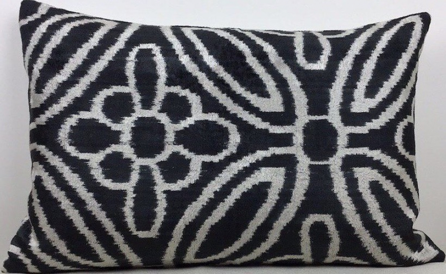 Velvet Pillow ( 40 X 60 Cm )