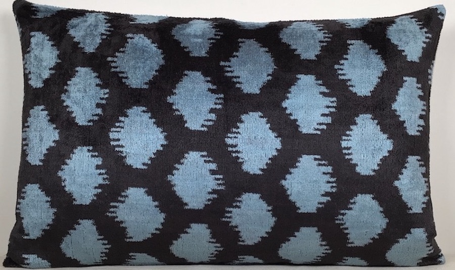 Velvet Pillow ( 40 X 60 Cm )