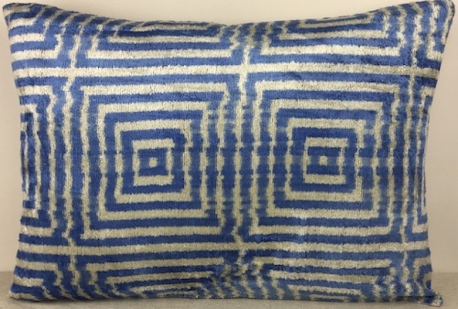 Velvet Pillow ( 40 X 60 Cm )