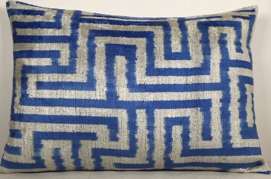 Velvet Pillow ( 40 X 60 Cm )