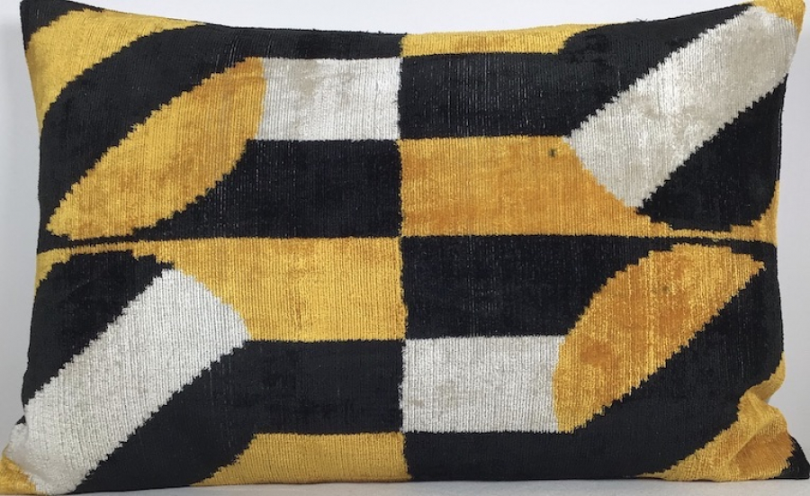 Velvet Pillow ( 40 X 60 Cm )