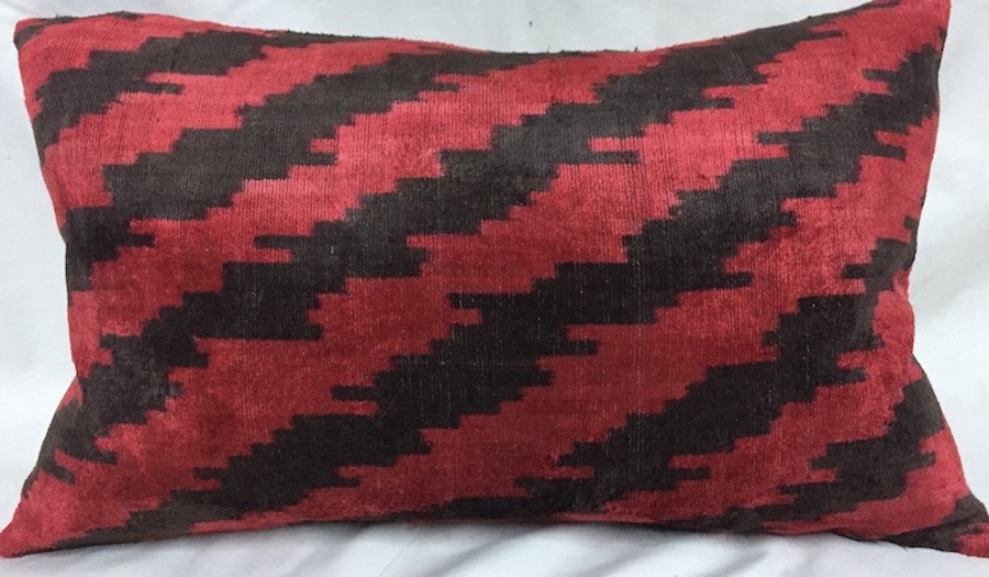 Velvet Pillow ( 40 X 60 Cm )