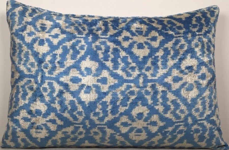 Velvet Pillow ( 40 X 60 Cm )