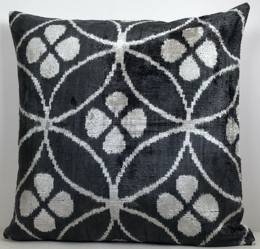 Velvet Pillow ( 50 X 50 Cm )