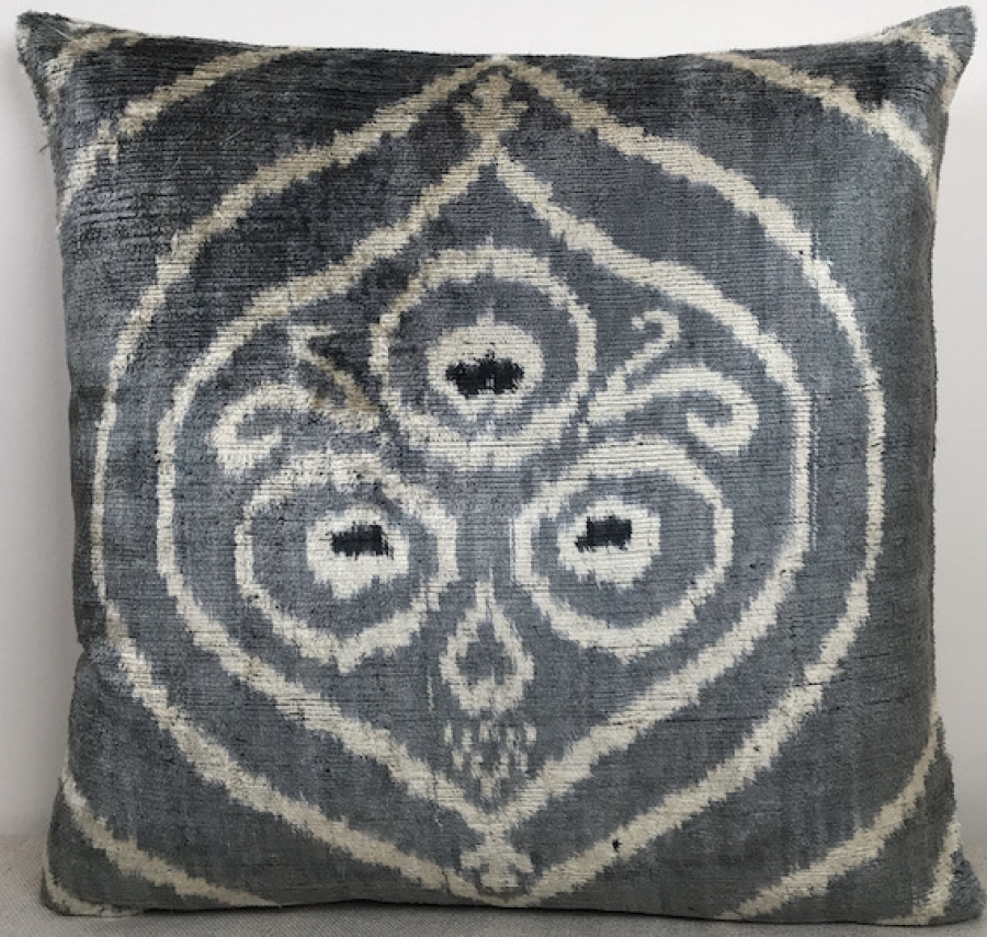 Velvet Pillow ( 40 X 40 Cm )