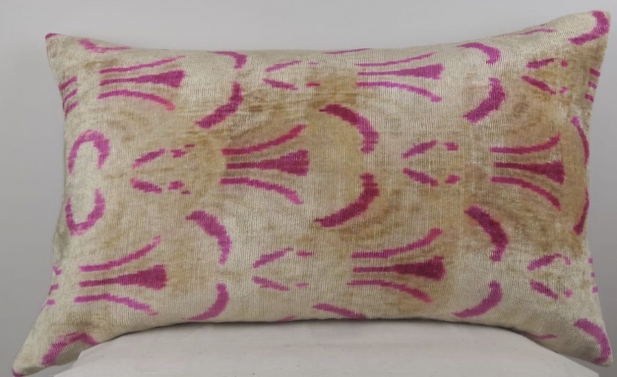 Velvet Pillow ( 40 X 60 Cm )