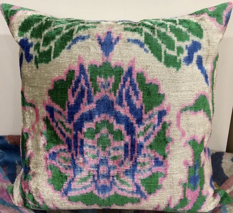 Velvet Pillow ( 50 X 50 Cm )